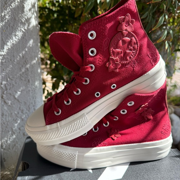 Red Chuck Taylor All Star Lift 3D Florals - Picture 8 of 9